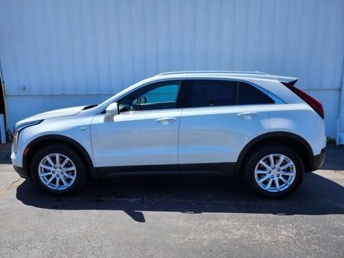 Used 2023 Cadillac XT4 Luxury w/ Cold Weather Package AWD/4WD image 2