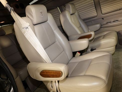 Used 2016 GMC Savana 2500 RWD image 12