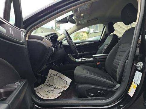 Used 2020 Ford Fusion SE FWD image 5