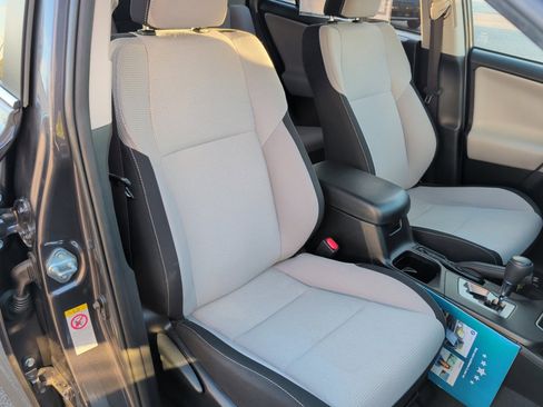 Used 2018 Toyota RAV4 XLE image 32