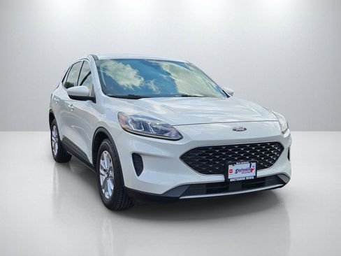 Used 2020 Ford Escape SE FWD image 3