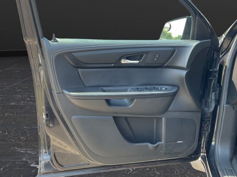Used 2015 Chevrolet Traverse LT AWD/4WD image 28