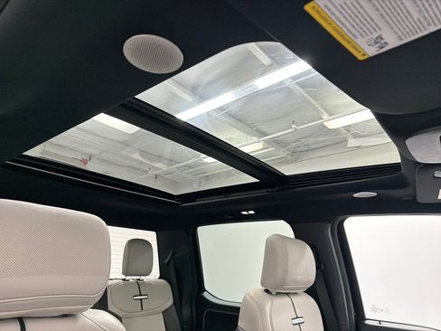 Used 2023 Ford F150 Lightning Platinum image 12