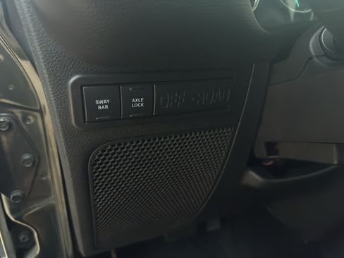 Used 2011 Jeep Wrangler Unlimited Rubicon w/ Connectivity Group AWD/4WD image 28