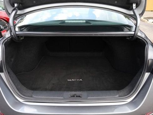 Certified 2025 Nissan Sentra SV FWD image 6