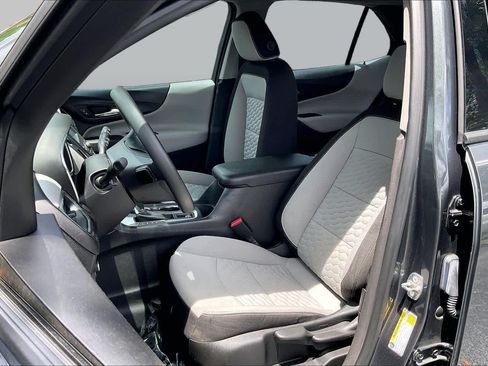 Used 2018 Chevrolet Equinox LS FWD image 24