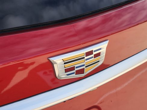 Used 2023 Cadillac XT6 Premium Luxury image 15