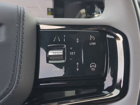 Used 2026 Land Rover Range Rover Velar S AWD/4WD image 26