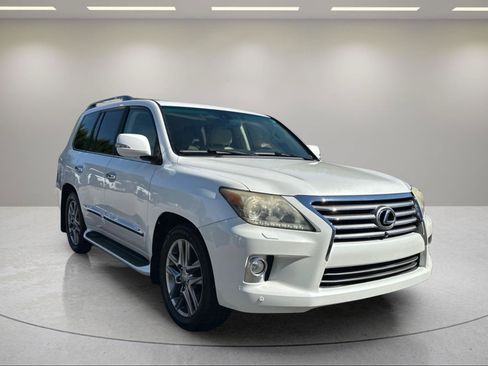 Used 2013 Lexus LX 570 4WD w/ Luxury Pkg image 8