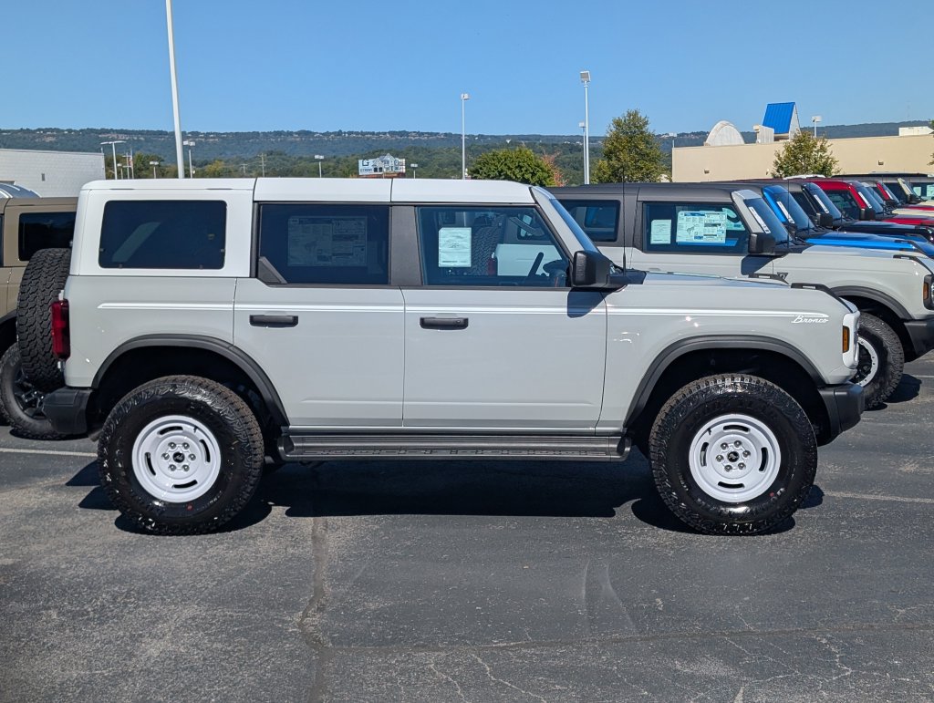New 2026 Ford Bronco Heritage Edition AWD/4WD image 3