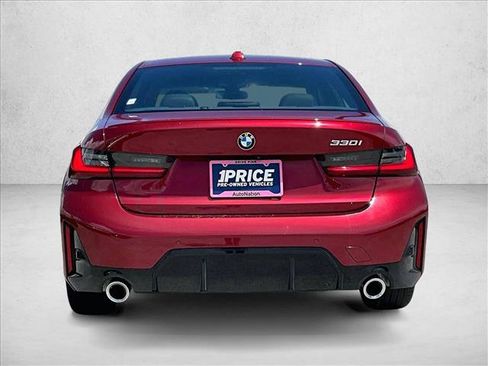 Used 2025 BMW 330i Sedan w/ M Sport Package RWD image 4