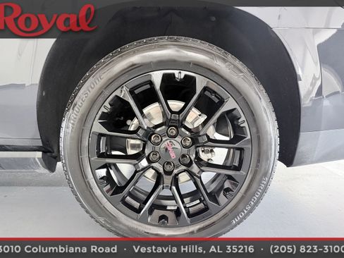 Used 2023 GMC Yukon XL Denali w/ Denali Reserve Package RWD image 11