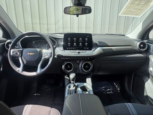 Used 2023 Chevrolet Blazer LT FWD image 11