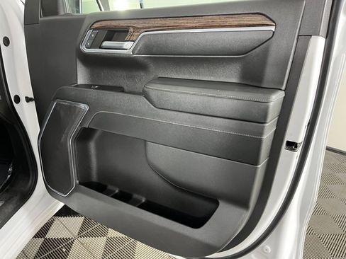 Used 2024 GMC Sierra 1500 SLE w/ X31 Off-Road Package image 16