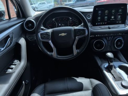 Used 2024 Chevrolet Blazer LT w/ Sound & Technology Package FWD image 2