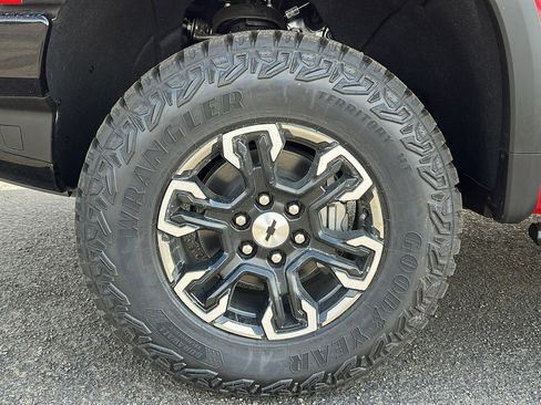 New 2026 Chevrolet Silverado 1500 ZR2 w/ LPO, Dark Essentials Package AWD/4WD image 11