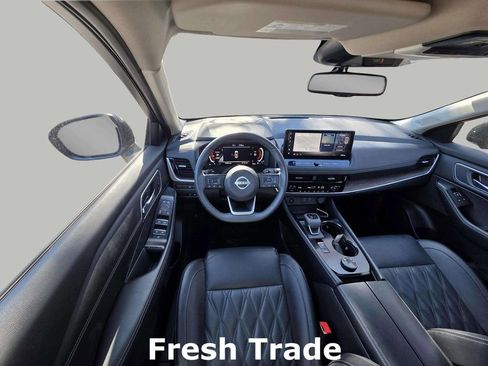 Used 2024 Nissan Rogue Platinum image 12