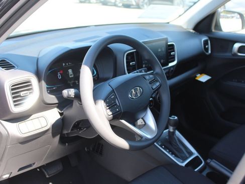 New 2026 Hyundai Venue SE FWD image 11