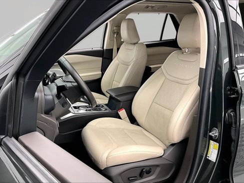 Used 2024 Ford Explorer Platinum w/ Technology Package AWD/4WD image 25