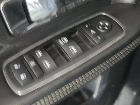 Used 2015 RAM 2500 Laramie AWD/4WD image 25