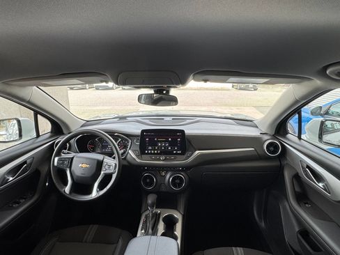 Used 2025 Chevrolet Blazer LT FWD image 35