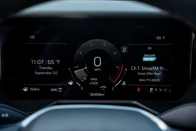 Used 2025 GMC Acadia AT4 AWD/4WD image 17