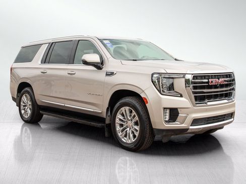 Used 2023 GMC Yukon XL SLT w/ SLT Premium Package AWD/4WD image 7