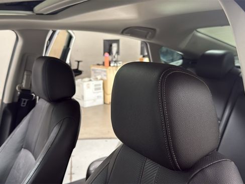 Used 2018 Honda Civic EX-L image 13