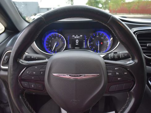 Used 2019 Chrysler Pacifica Touring Plus w/ S Appearance Package FWD image 31