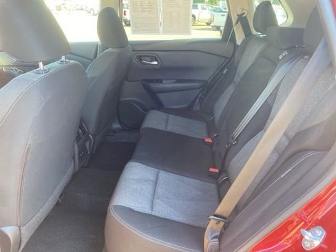 Used 2025 Nissan Rogue SV AWD/4WD image 22