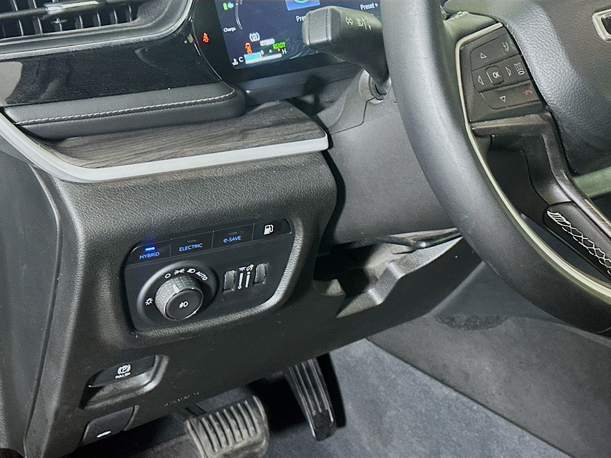 Used 2023 Jeep Grand Cherokee 4WD 4xe image 17