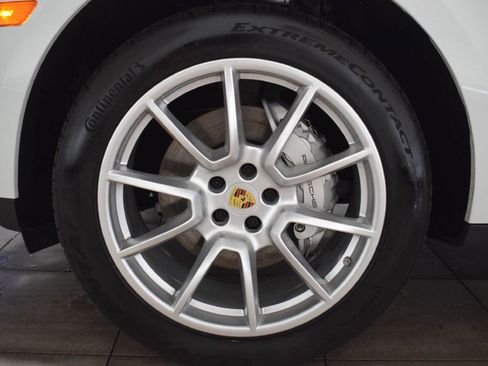 Used 2018 Porsche Macan S image 30