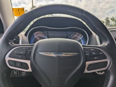 Used 2017 Chrysler 300 Limited w/ Value Package image 29