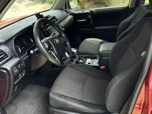 Used 2022 Toyota 4Runner TRD Off-Road image 6