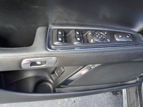 Used 2017 Lincoln Continental Select image 31