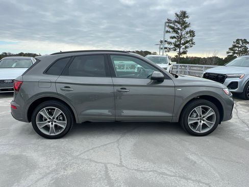 Used 2025 Audi Q5 2.0T Premium image 4