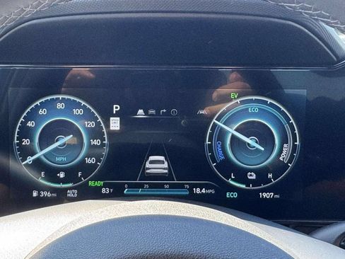 Used 2025 Hyundai Elantra SEL FWD image 21