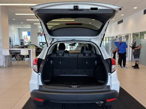 Used 2020 Honda HR-V EX image 9