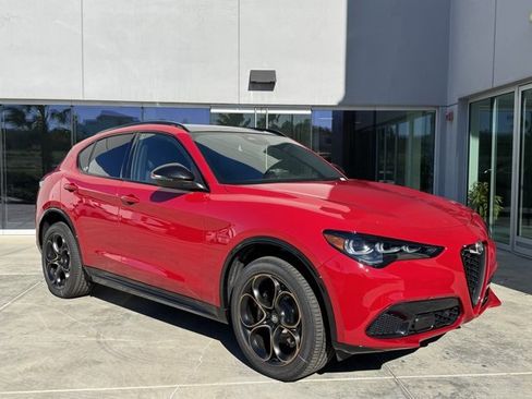 New 2025 Alfa Romeo Stelvio Sprint image 1