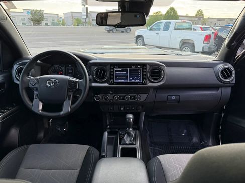 Used 2020 Toyota Tacoma TRD Sport image 21