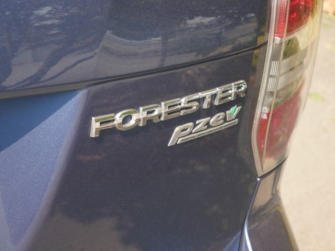 Used 2015 Subaru Forester 2.5i Premium w/ All-Weather Package AWD/4WD image 20