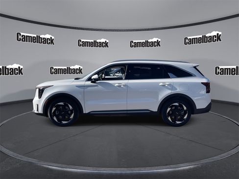 Certified 2025 Kia Sorento EX w/ EX Panoramic Sunroof Package image 4