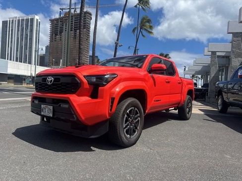 Used 2024 Toyota Tacoma 4x4 Double Cab image 2