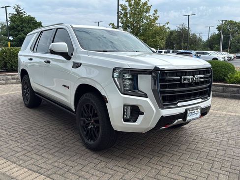 Used 2024 GMC Yukon AT4 w/ Technology Package AWD/4WD image 7