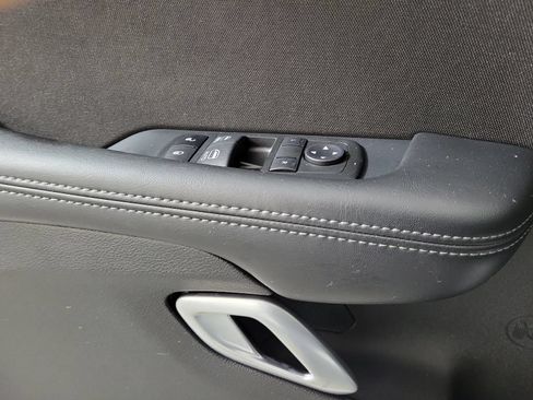 Used 2022 Dodge Challenger SXT RWD image 15