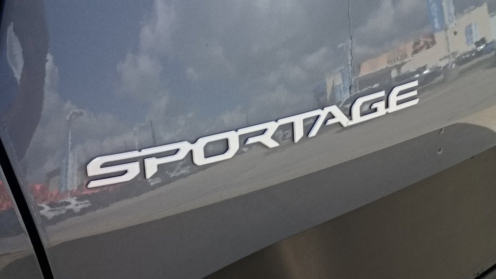 Used 2023 Kia Sportage EX FWD image 11