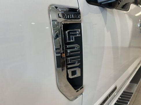 Used 2017 Ford F250 Lariat w/ Lariat Ultimate Package image 8