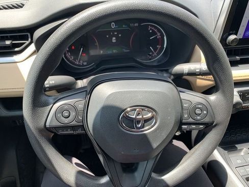 Certified 2025 Toyota RAV4 LE FWD image 19