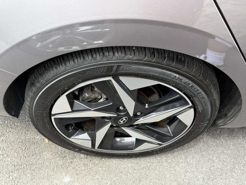 Certified 2023 Hyundai Elantra Limited w/ Cargo Package FWD image 6