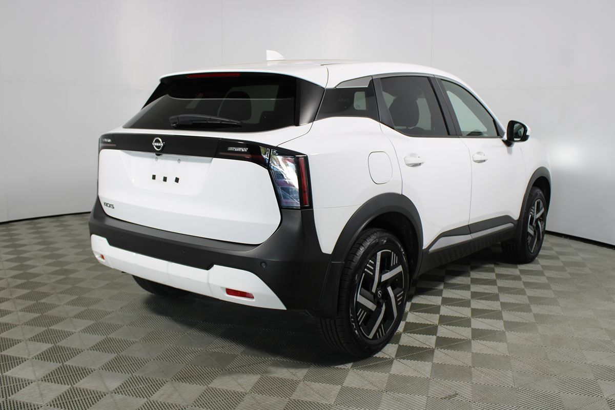 Used 2025 Nissan Kicks SV FWD image 28
